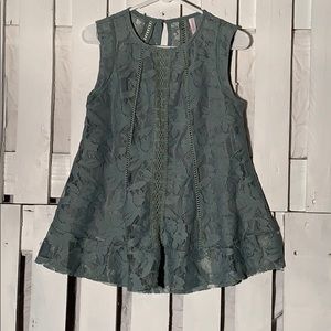 🐙 6/$20  Exhilaration Lace Tank Green Small